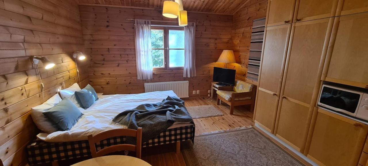 Äkäslompolo Silver Fox Hostel מראה חיצוני תמונה